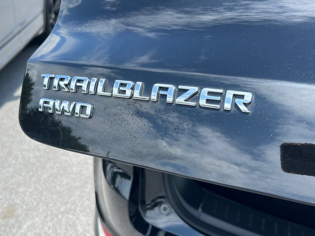 Used 2025 Chevrolet TrailBlazer LT AWD/4WD image 15