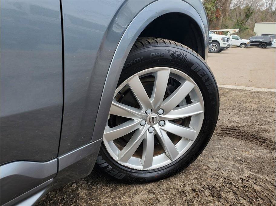 Used 2018 Volvo XC90 T6 Momentum w/ Momentum Plus Package AWD/4WD image 12