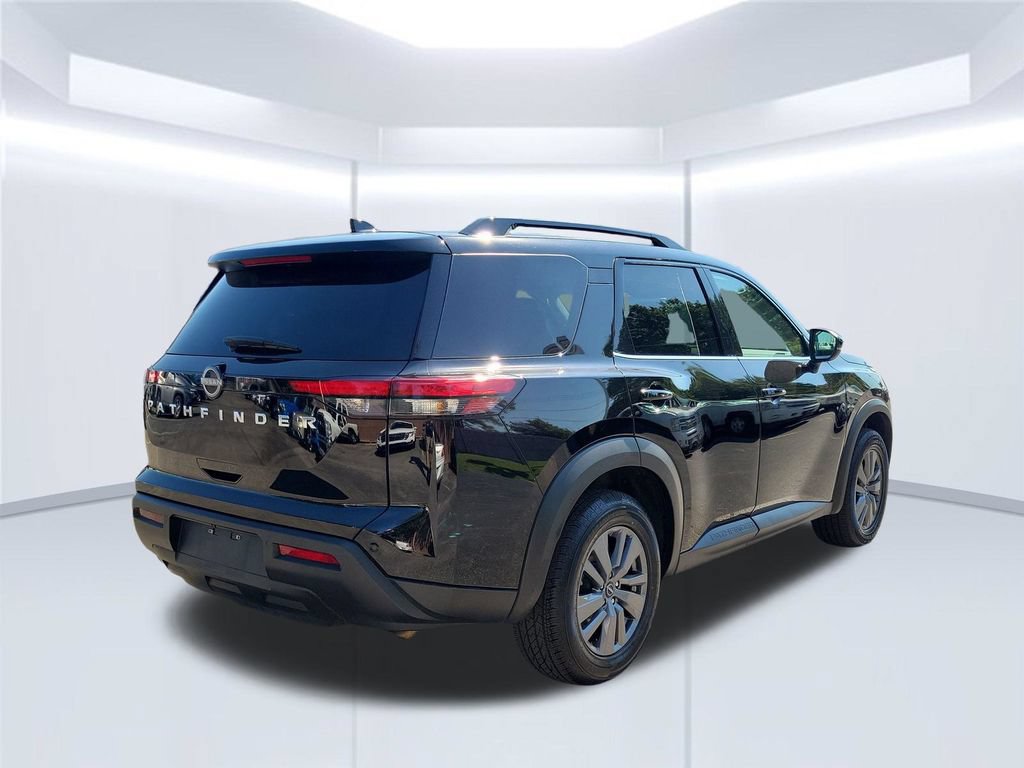 Used 2025 Nissan Pathfinder SV FWD image 5