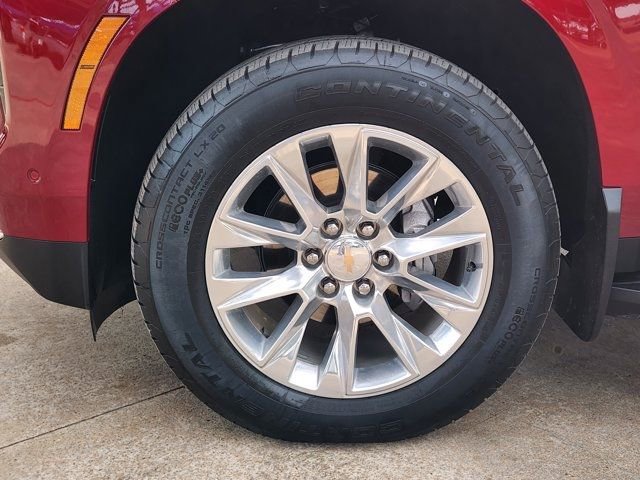 Used 2025 Chevrolet Suburban Premier image 17