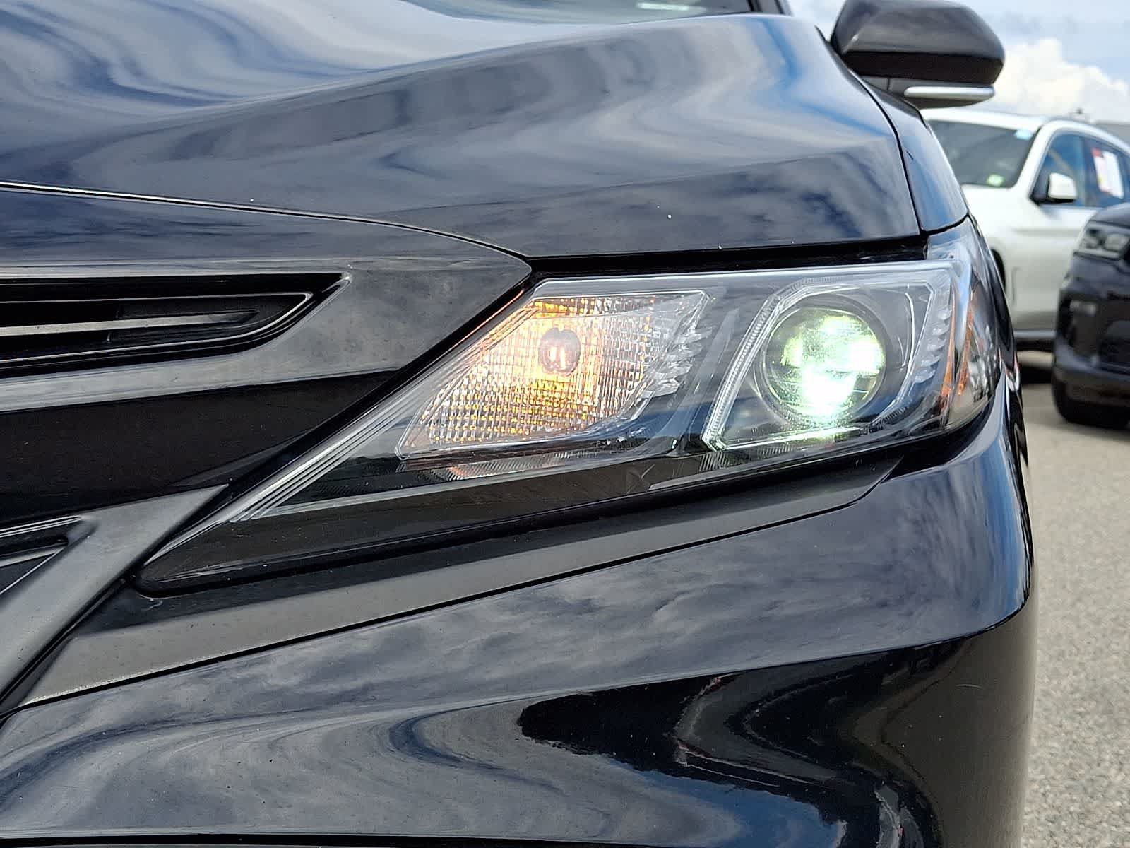Used 2023 Toyota Camry SE FWD image 10