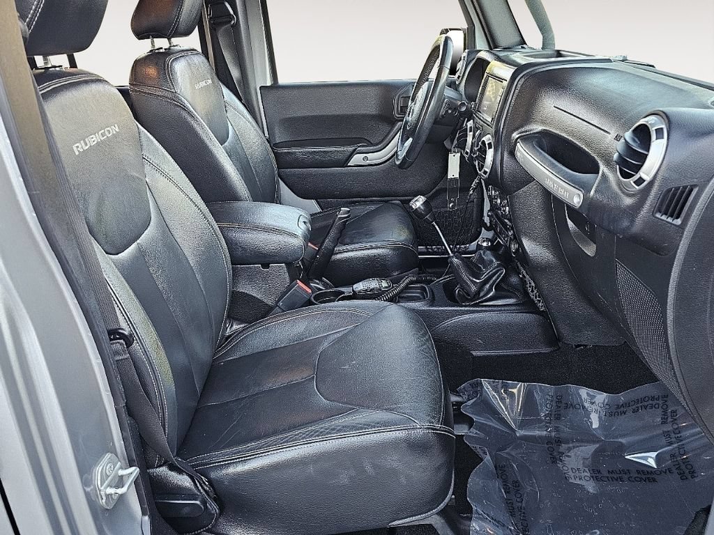Used 2015 Jeep Wrangler Unlimited Rubicon AWD/4WD image 17