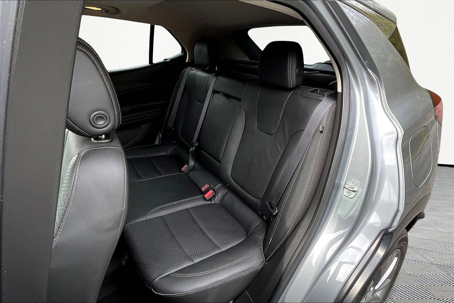 Used 2023 Buick Encore GX Essence w/ Experience Buick Package image 23