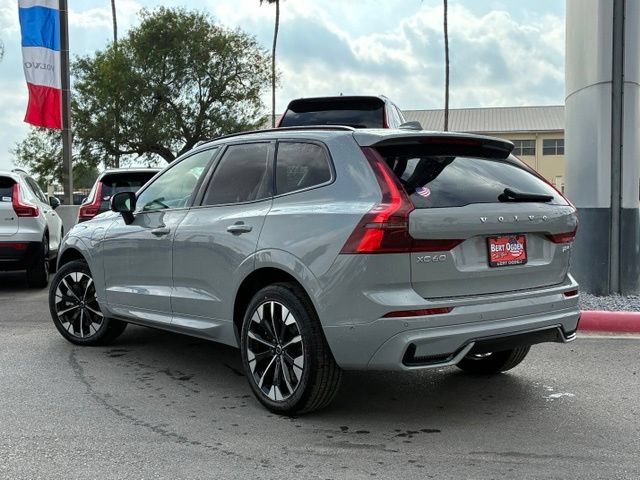 New 2026 Volvo XC60 T8 Plus w/ Climate Package PRO AWD/4WD image 4