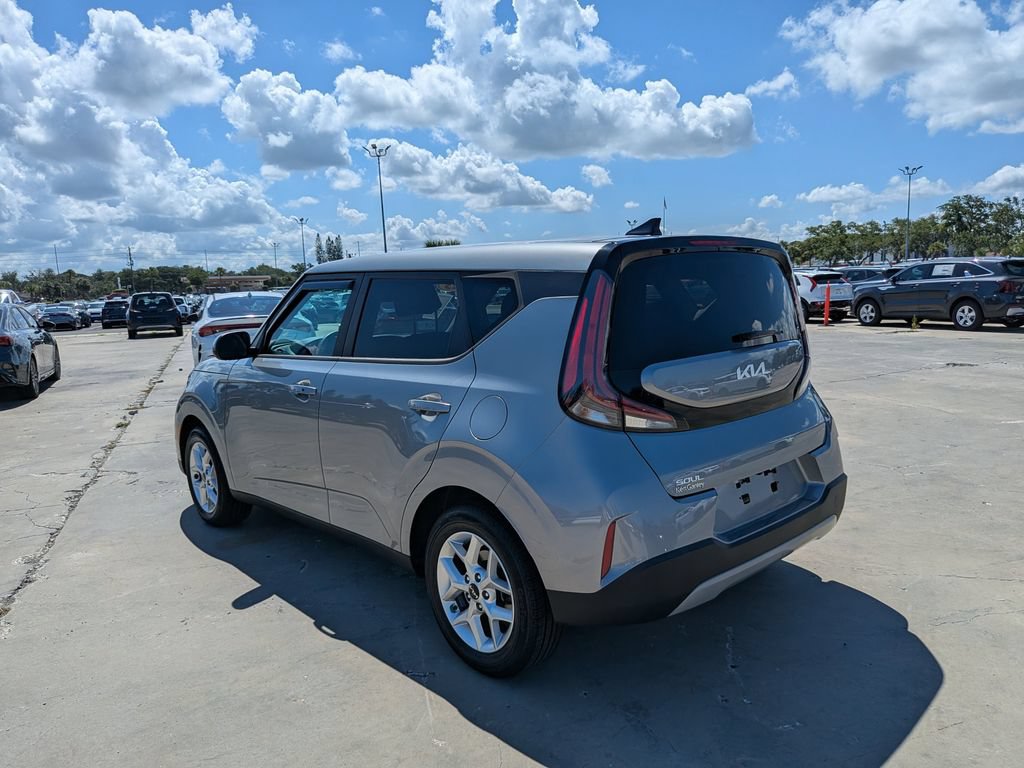 Certified 2023 Kia Soul S FWD image 6