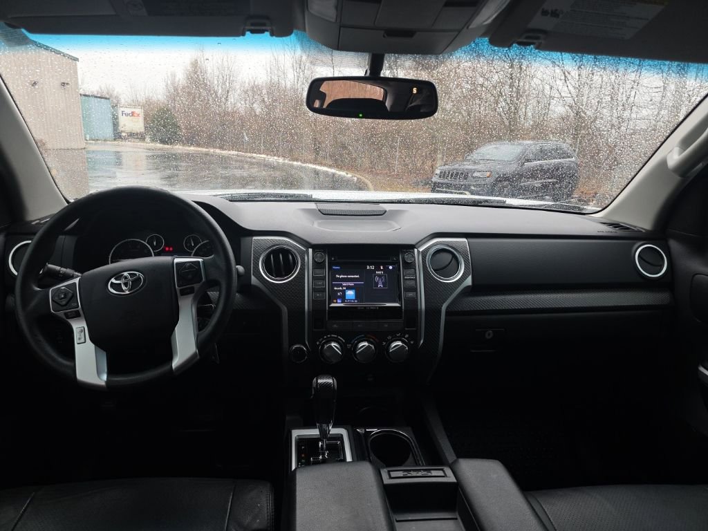 Used 2015 Toyota Tundra SR5 w/ SR5 Upgrade Package image 34