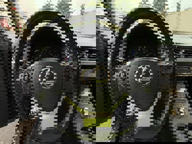 Used 2015 Lexus CT 200h image 37