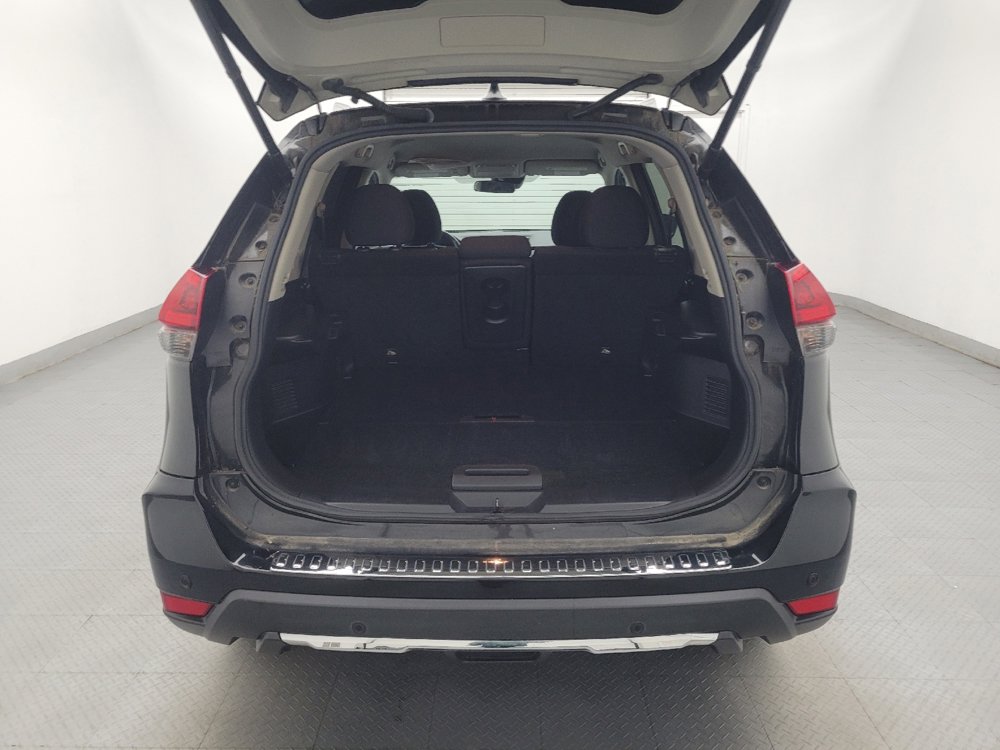 Used 2020 Nissan Rogue SV FWD image 29