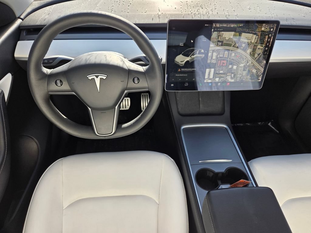 Used 2022 Tesla Model Y Performance AWD/4WD image 9