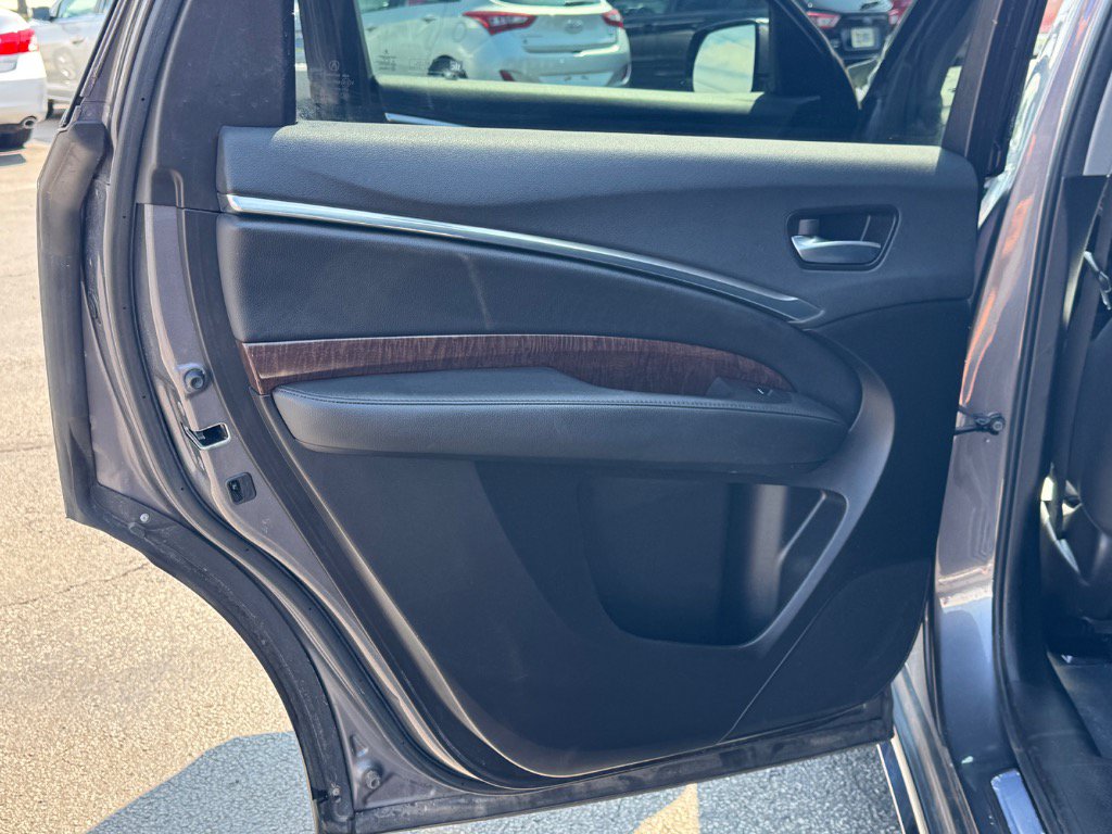 Used 2018 Acura MDX SH-AWD image 15