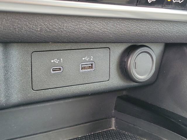 Used 2023 Nissan Rogue SV image 10