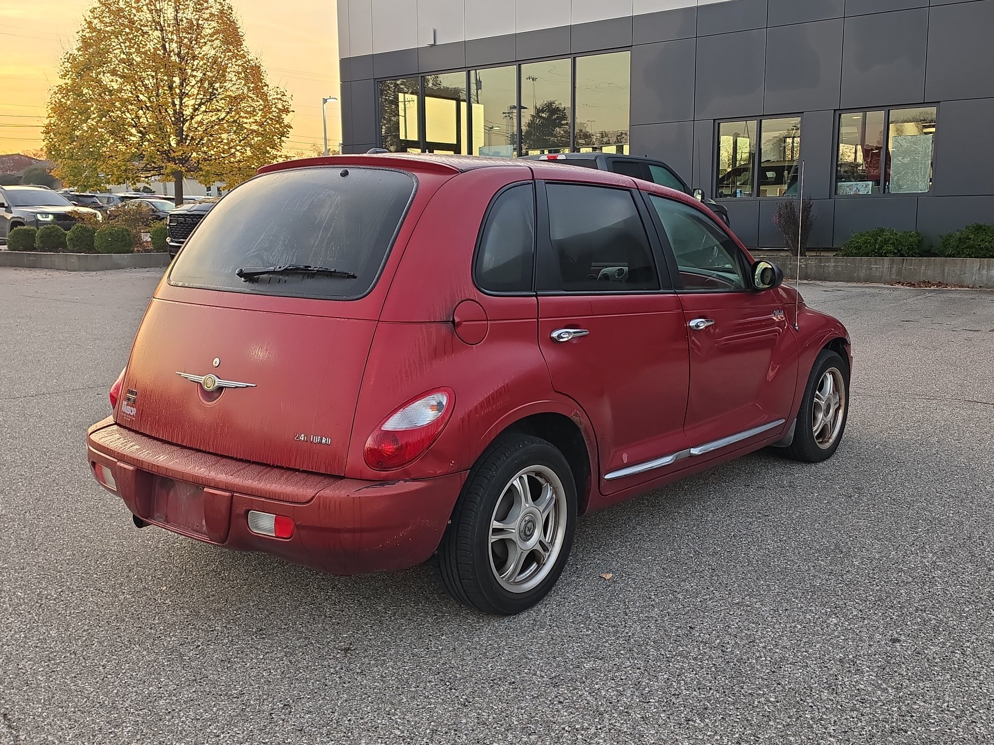 Used 2006 Chrysler PT Cruiser Limited FWD image 7