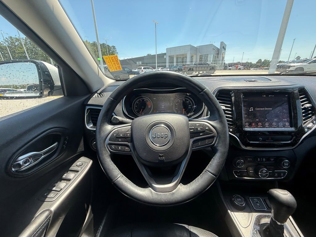 Used 2019 Jeep Cherokee Limited AWD/4WD image 7