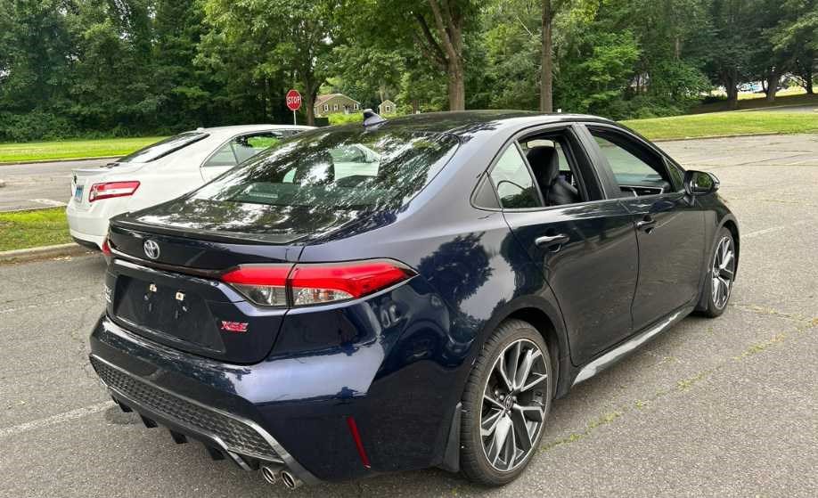 Used 2020 Toyota Corolla XSE FWD image 5