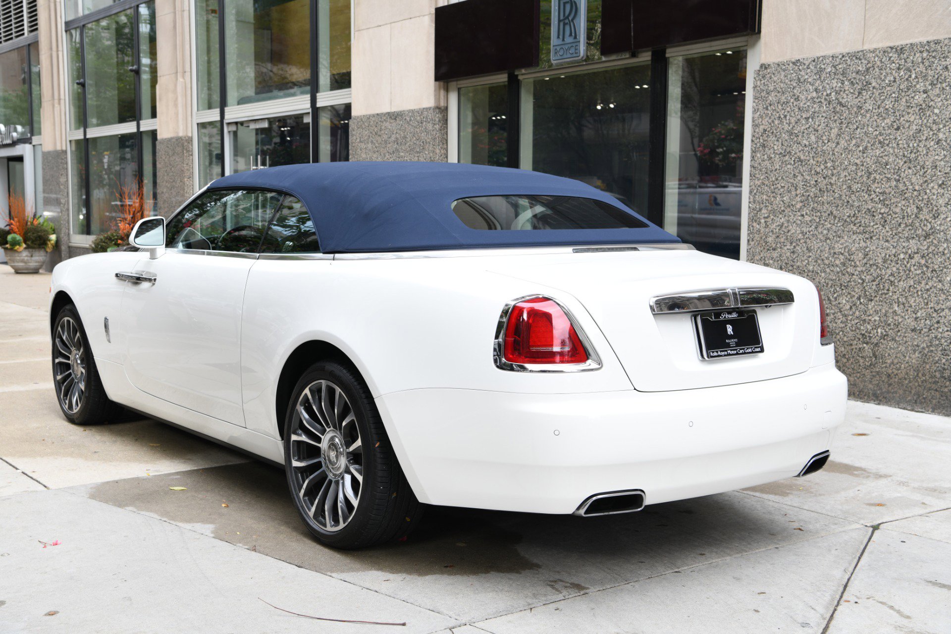 Used 2020 Rolls-Royce Dawn image 7