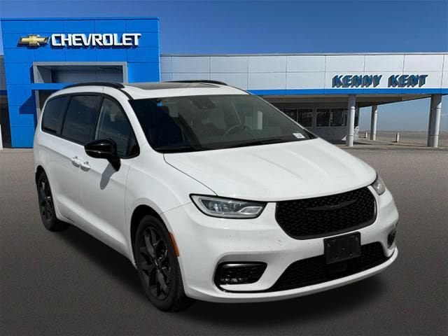 Used 2025 Chrysler Pacifica Limited FWD video 1
