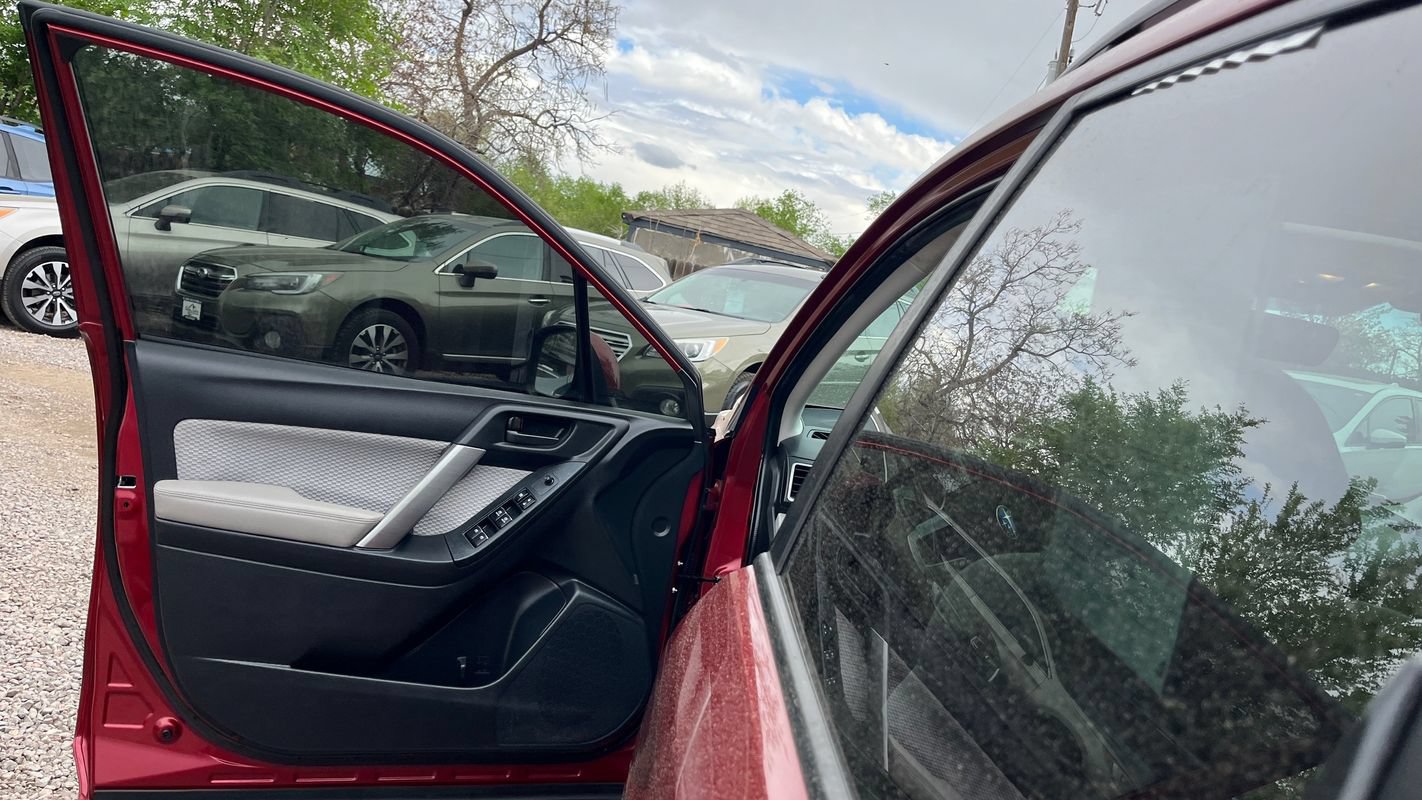 Used 2018 Subaru Forester 2.5i Premium w/ All-Weather Package AWD/4WD image 10