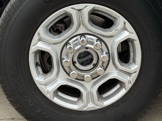 Used 2025 Ford F250 4x4 Crew Cab Super Duty image 11