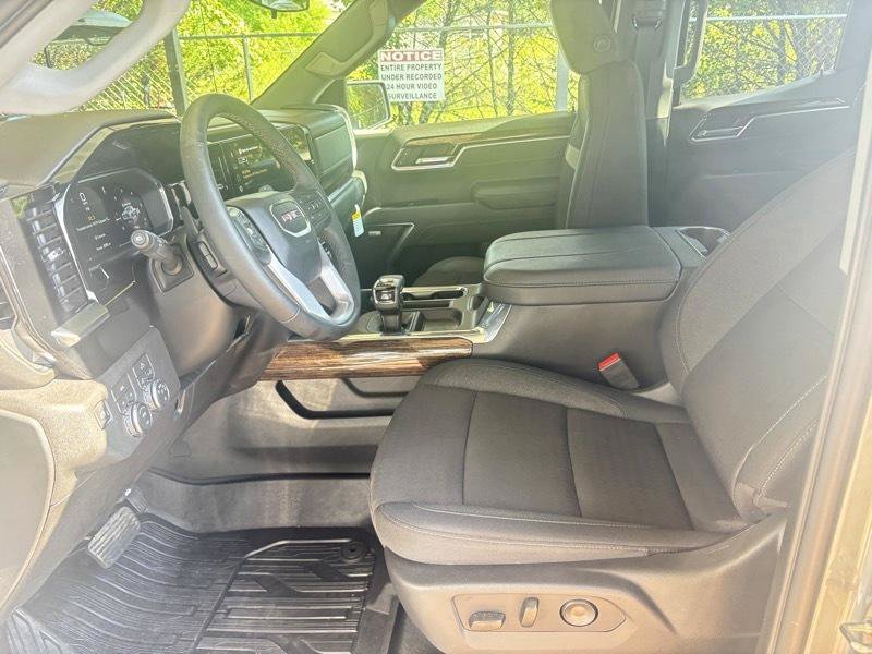 Used 2026 GMC Sierra 1500 Elevation w/ Preferred Package AWD/4WD image 14