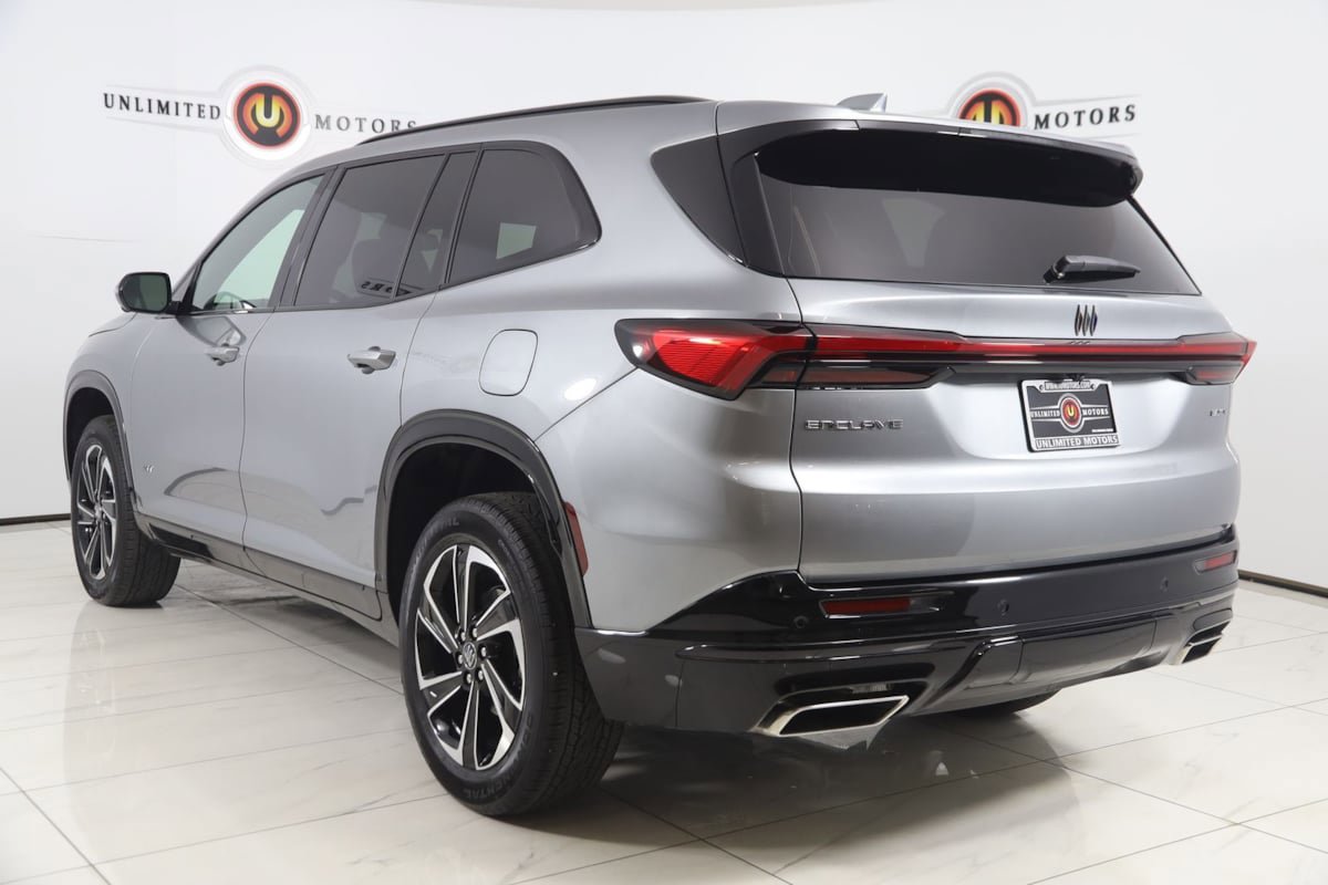 Used 2025 Buick Enclave Sport Touring FWD image 4