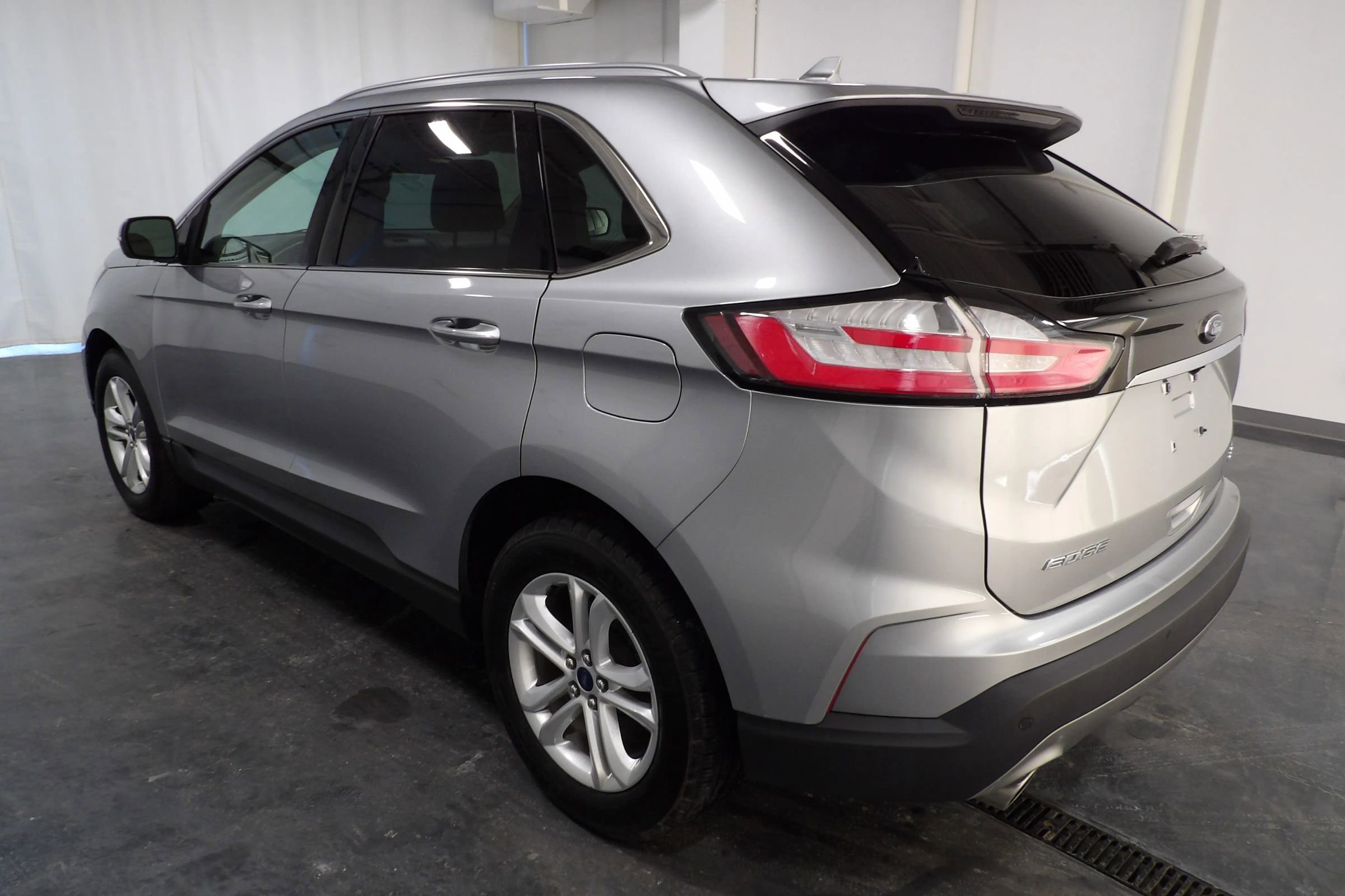 Used 2020 Ford Edge SEL w/ Cold Weather Package AWD/4WD image 6
