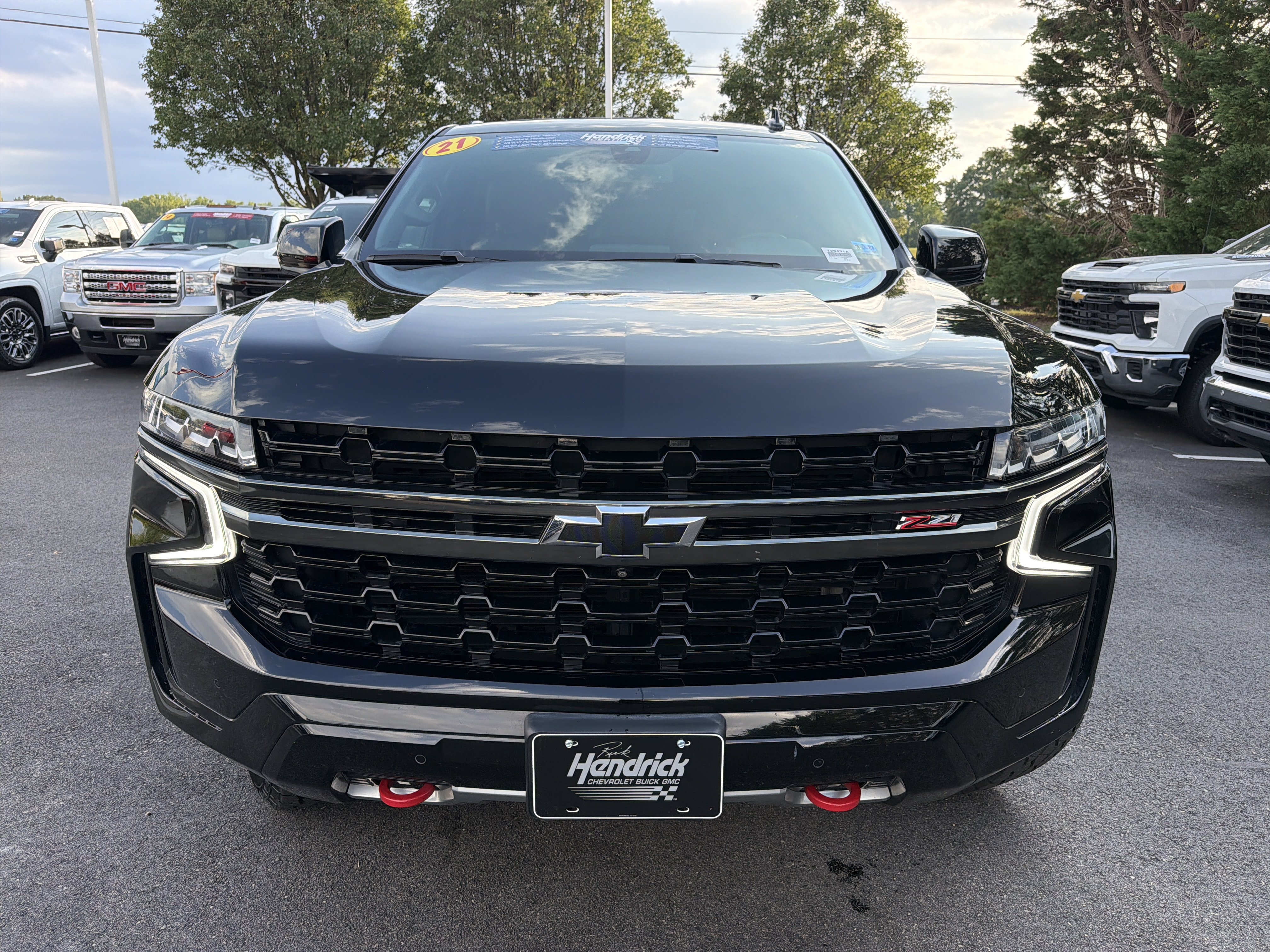 Used 2021 Chevrolet Tahoe Z71 w/ Z71 Off-Road Package AWD/4WD image 3