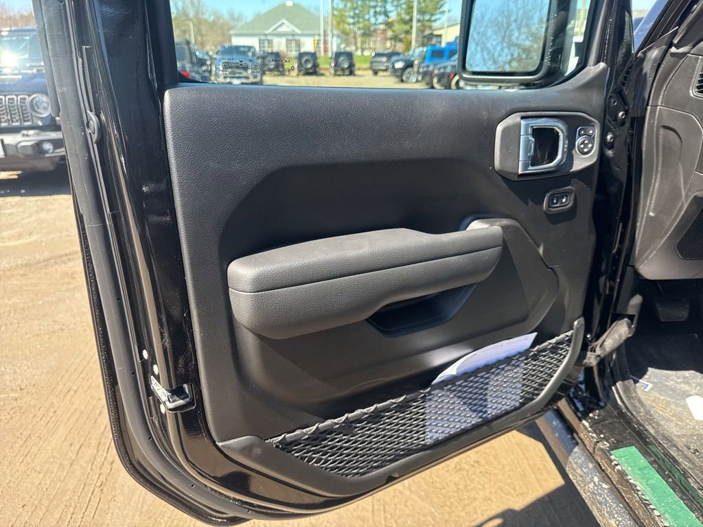 New 2026 Jeep Wrangler Willys AWD/4WD image 18