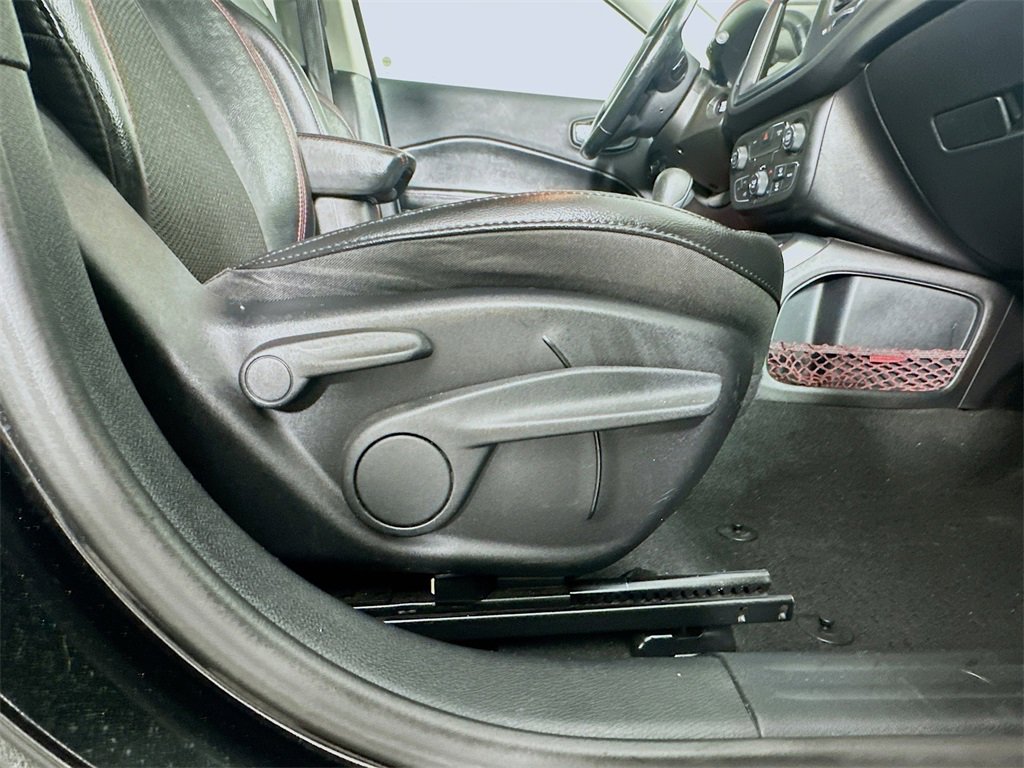 Used 2020 Jeep Compass Trailhawk image 24