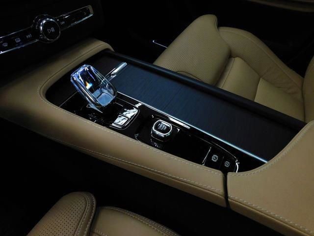 Used 2025 Volvo XC90 B6 Ultra w/ Protection Package Premier image 26