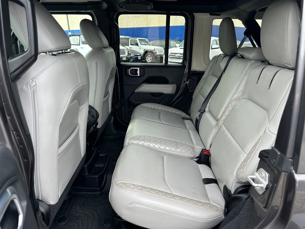 Used 2021 Jeep Wrangler Unlimited Sahara image 15