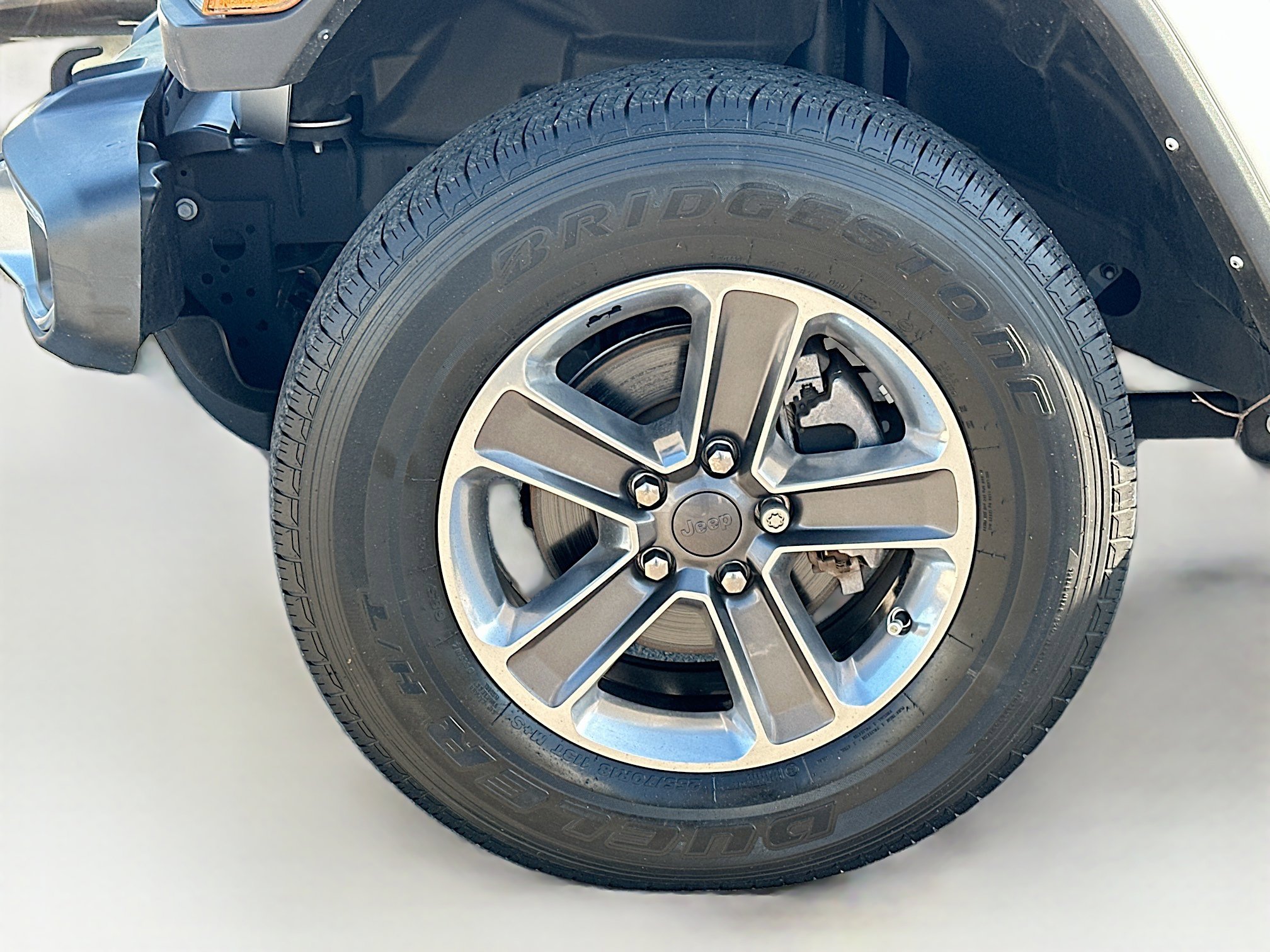 Used 2022 Jeep Wrangler Unlimited Sahara image 35