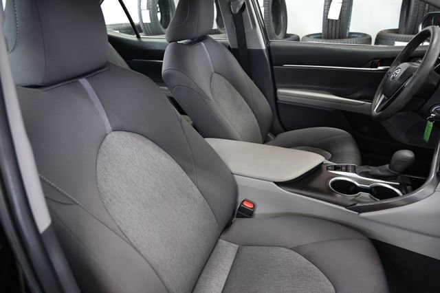 Used 2023 Toyota Camry LE image 9