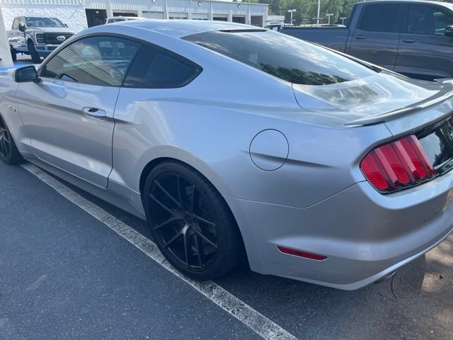 Used 2015 Ford Mustang GT RWD image 4