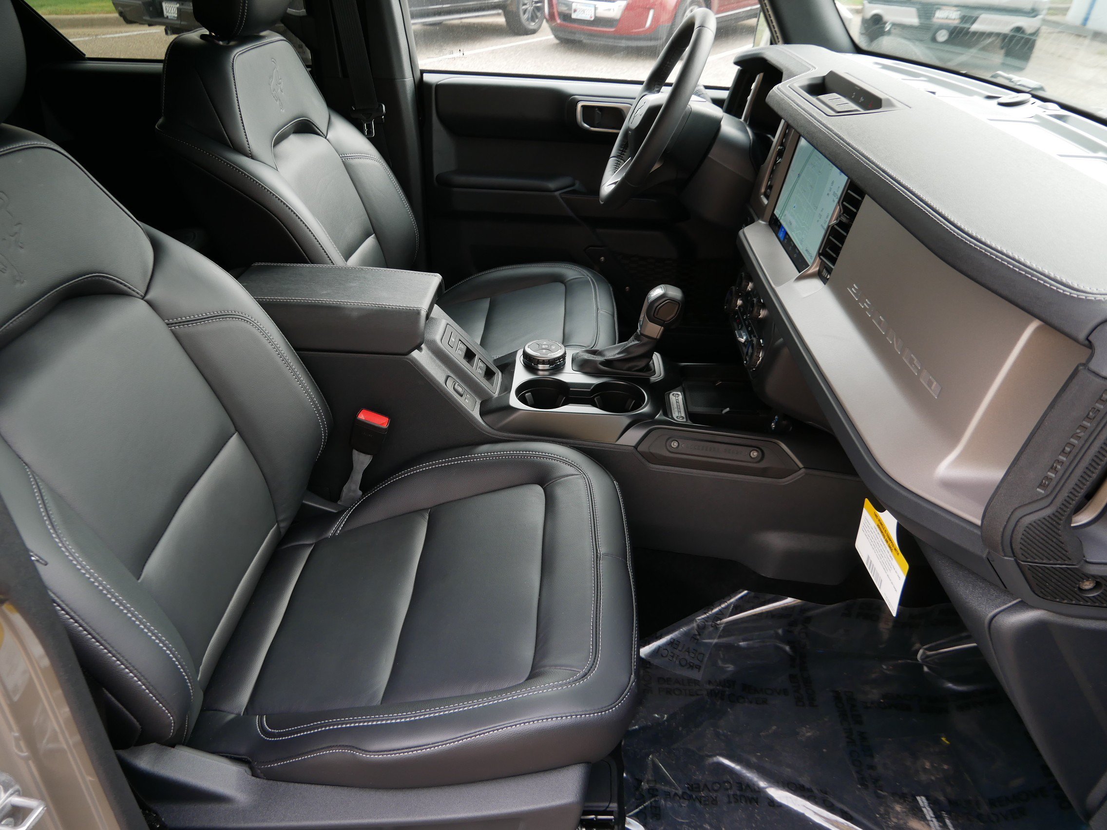 Used 2025 Ford Bronco Outer Banks AWD/4WD image 23