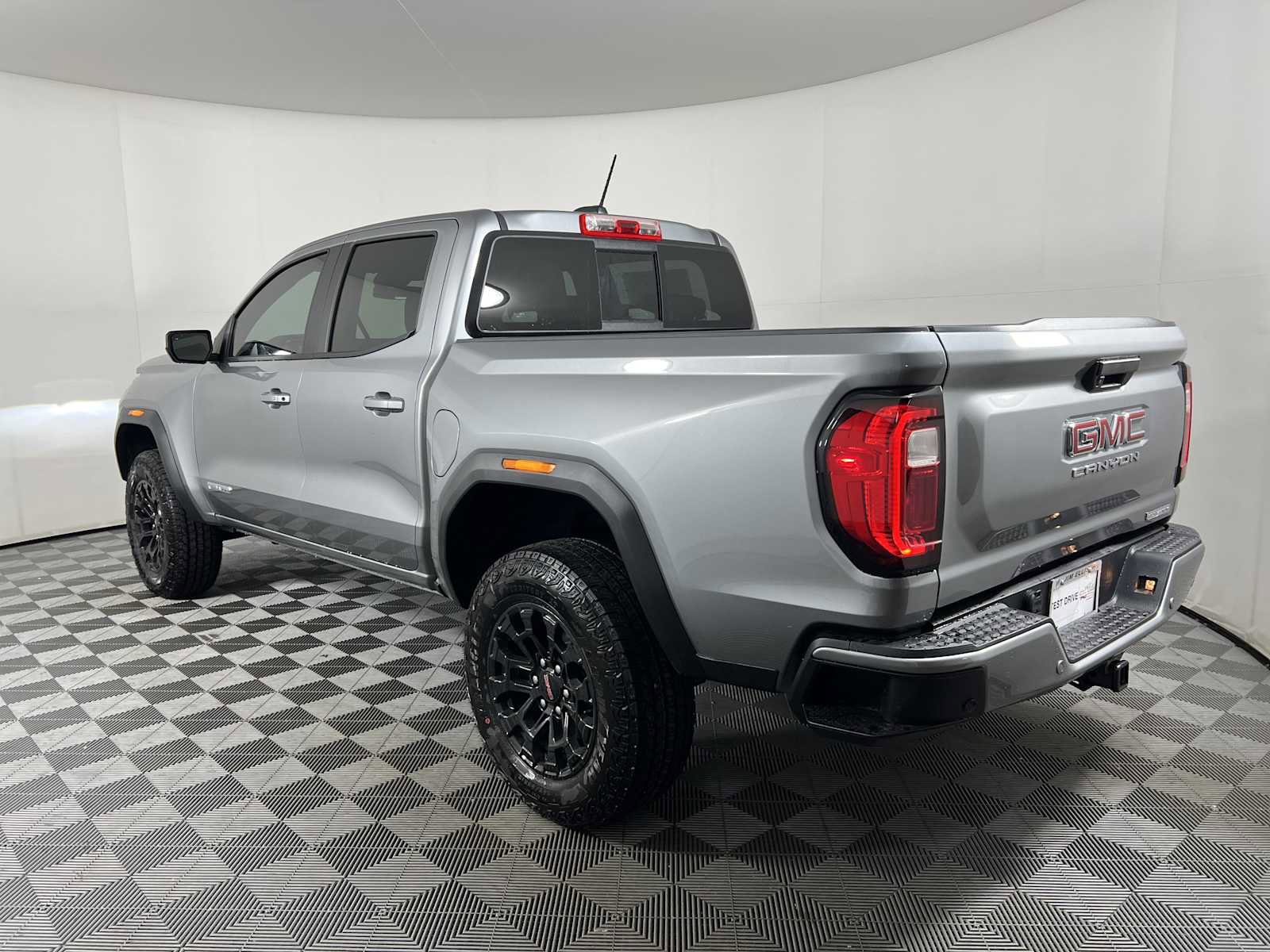 New 2026 GMC Canyon Elevation image 4
