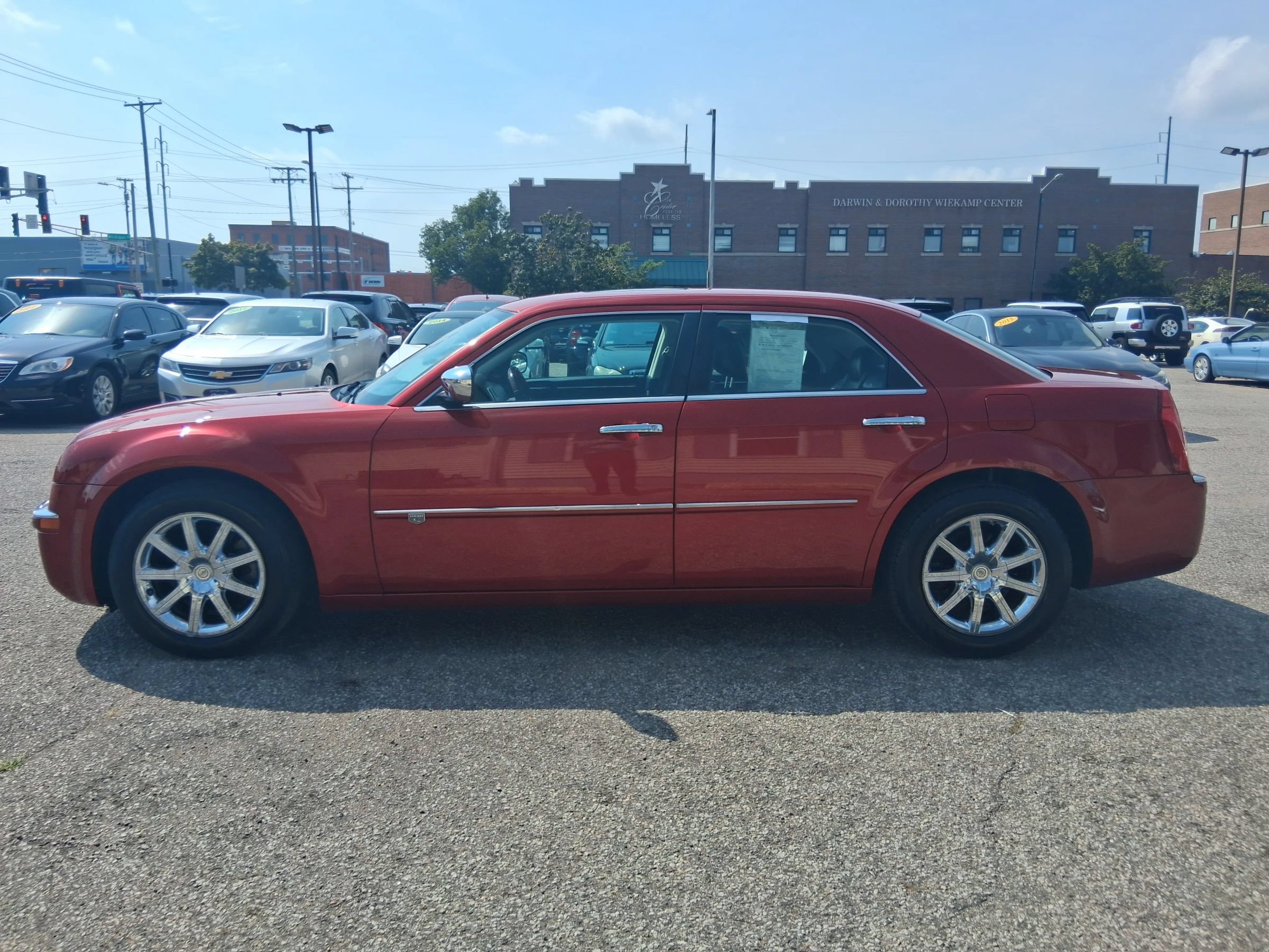Used 2009 Chrysler 300 C RWD image 4