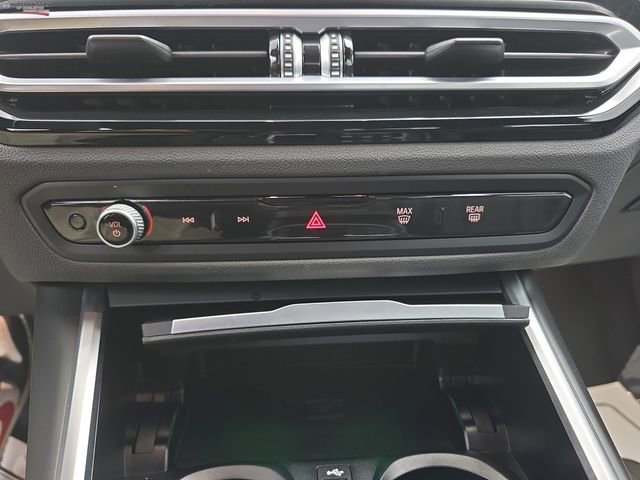 Used 2024 BMW 330i Sedan image 38