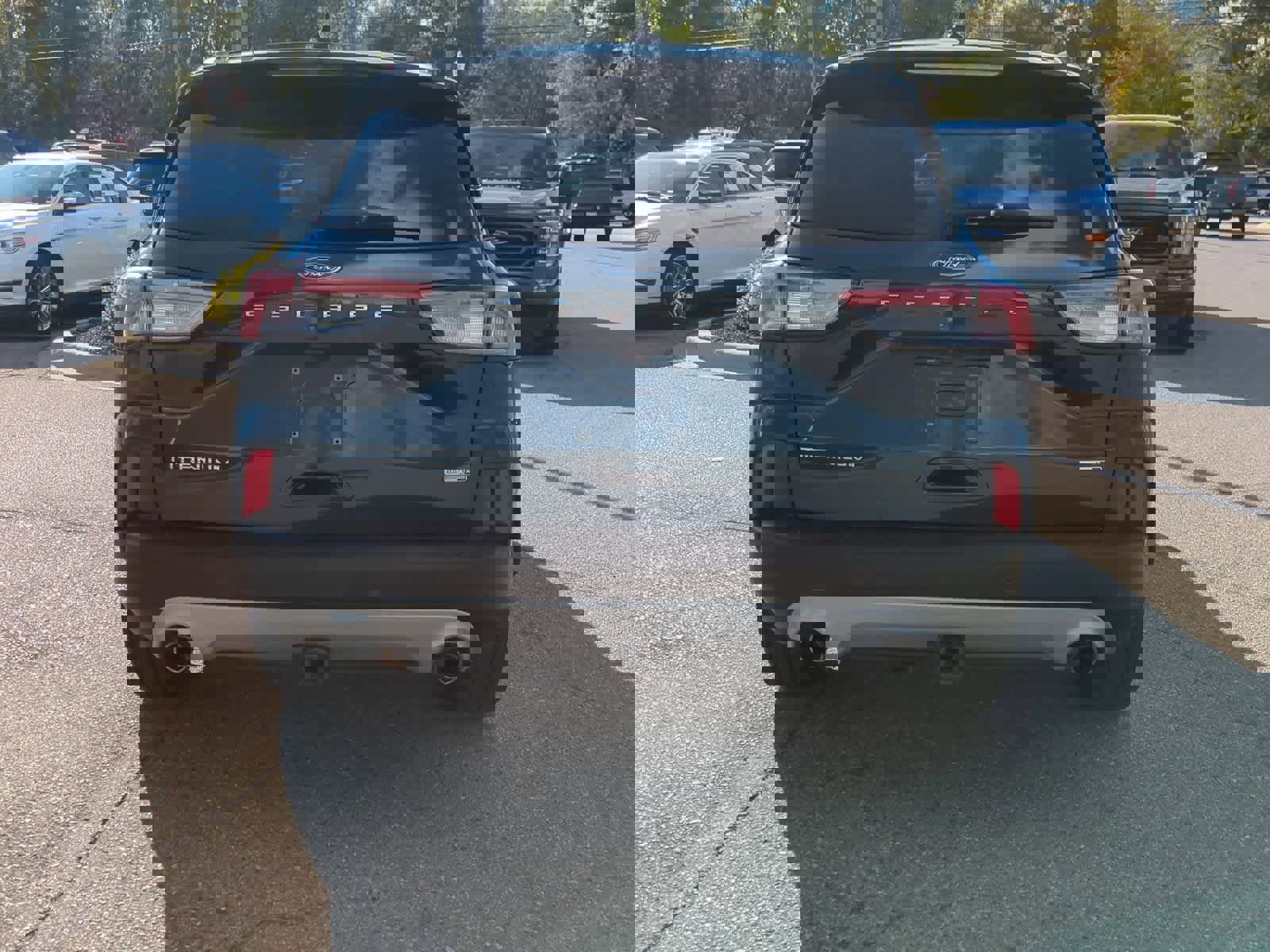 Used 2020 Ford Escape Titanium image 7