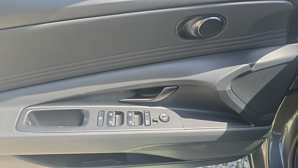 New 2026 Hyundai Elantra Sport FWD image 15