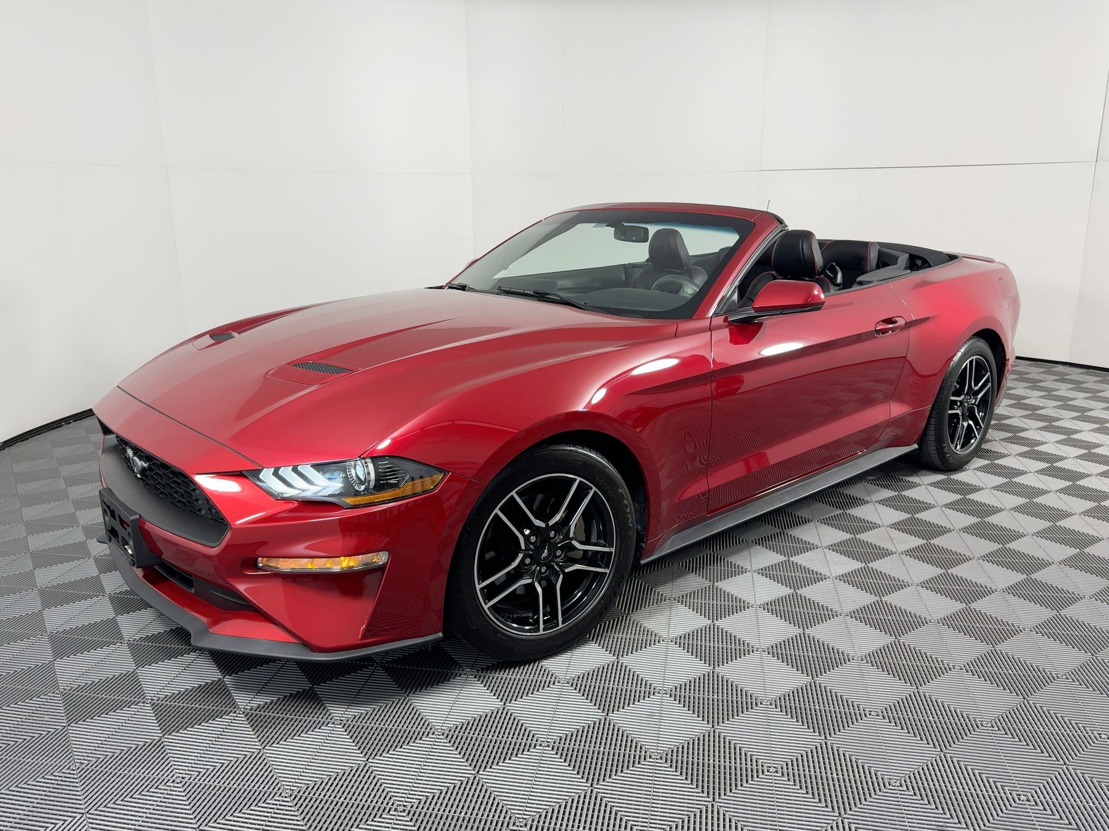 Used 2020 Ford Mustang Convertible w/ Equipment Group 101A image 1
