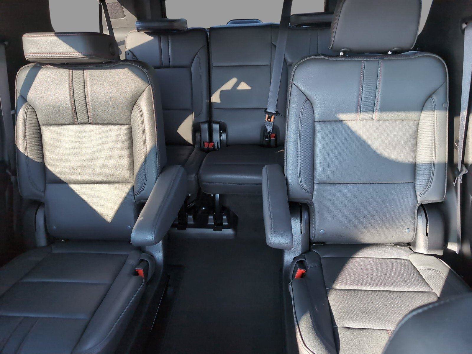 Used 2024 Chevrolet Tahoe RST w/ Luxury Package AWD/4WD image 32