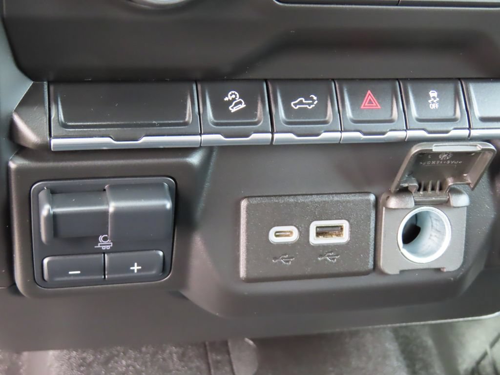 Certified 2021 Chevrolet Silverado 1500 Custom Trail Boss AWD/4WD image 6