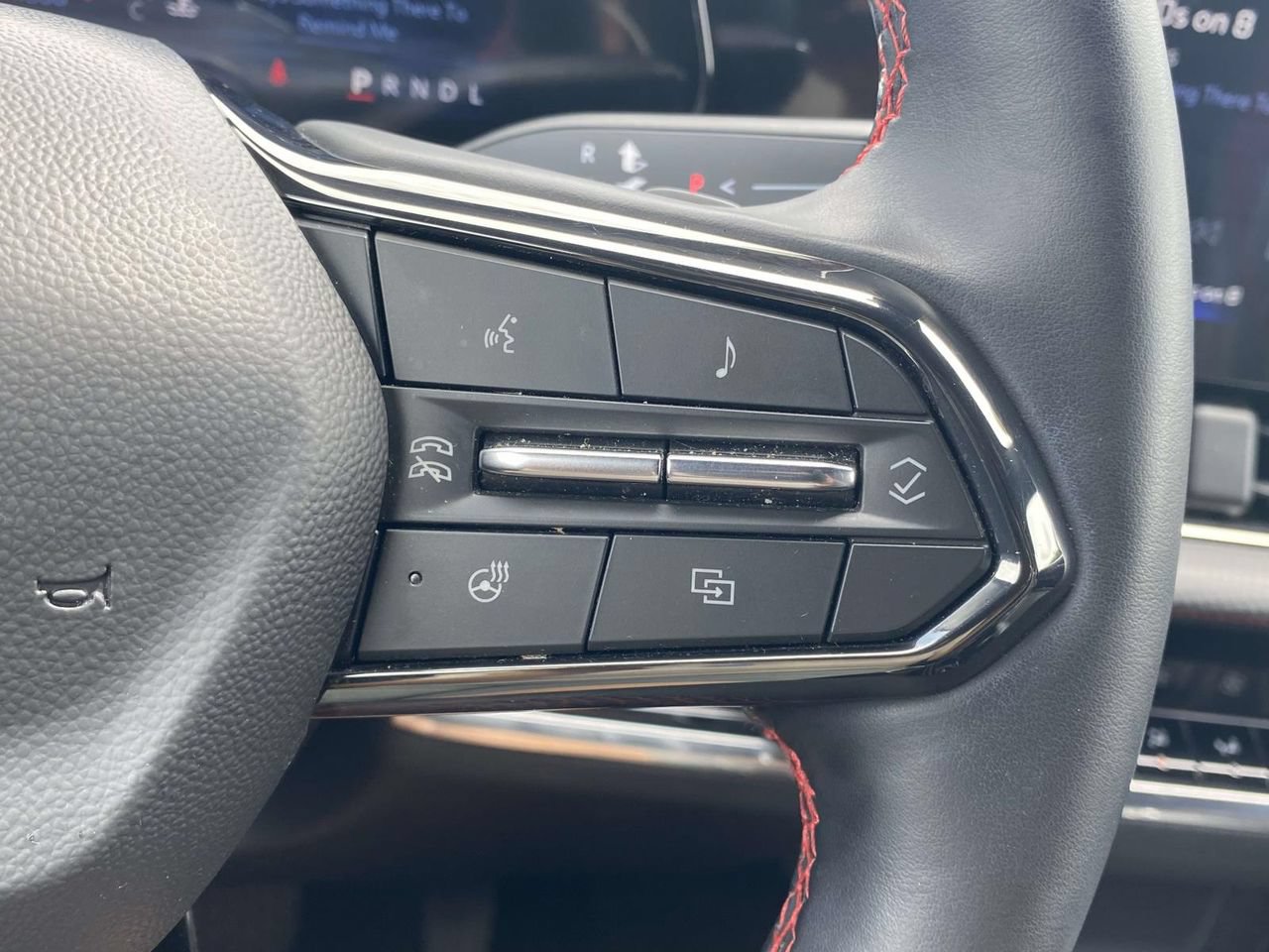 Used 2025 Chevrolet Equinox RS w/ Safety and Technology Package FWD image 21