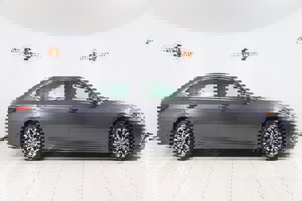 Used 2023 Lexus ES 350 image 2