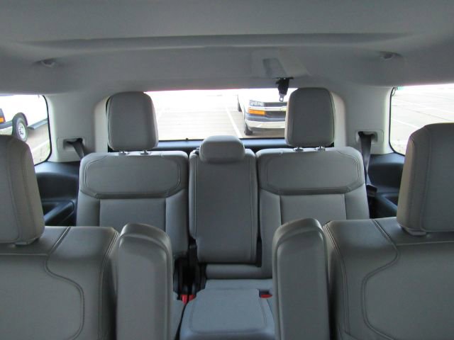 Used 2025 Ford Expedition Active image 41