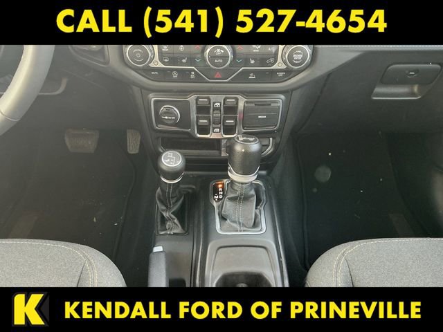 Used 2024 Jeep Wrangler Sahara AWD/4WD image 11