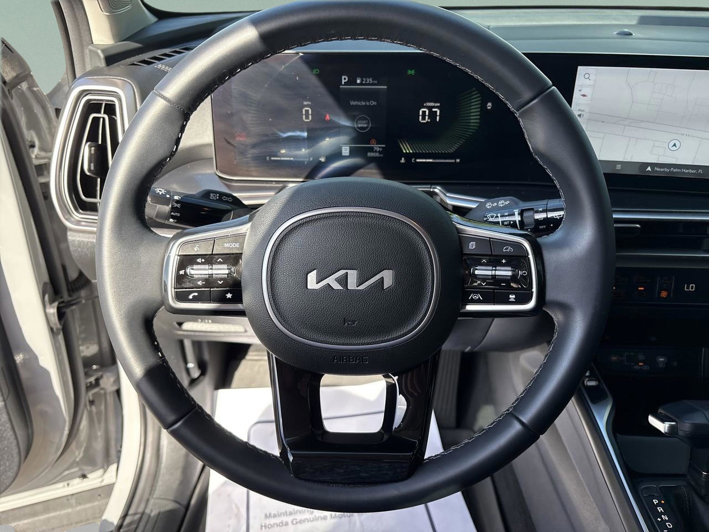 Used 2025 Kia Sorento S image 11