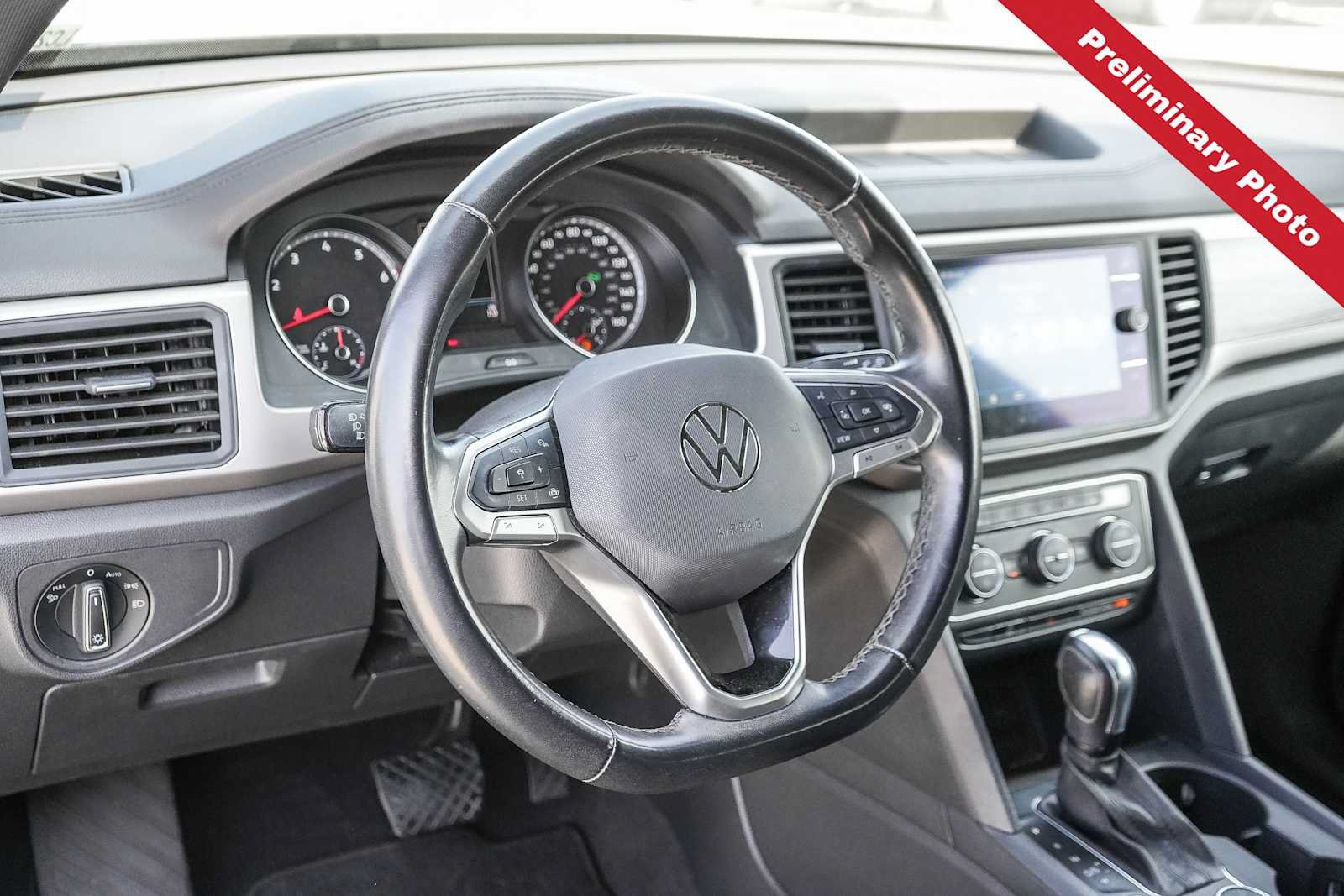 Used 2020 Volkswagen Atlas Cross Sport SE w/ Towing Package AWD/4WD image 15