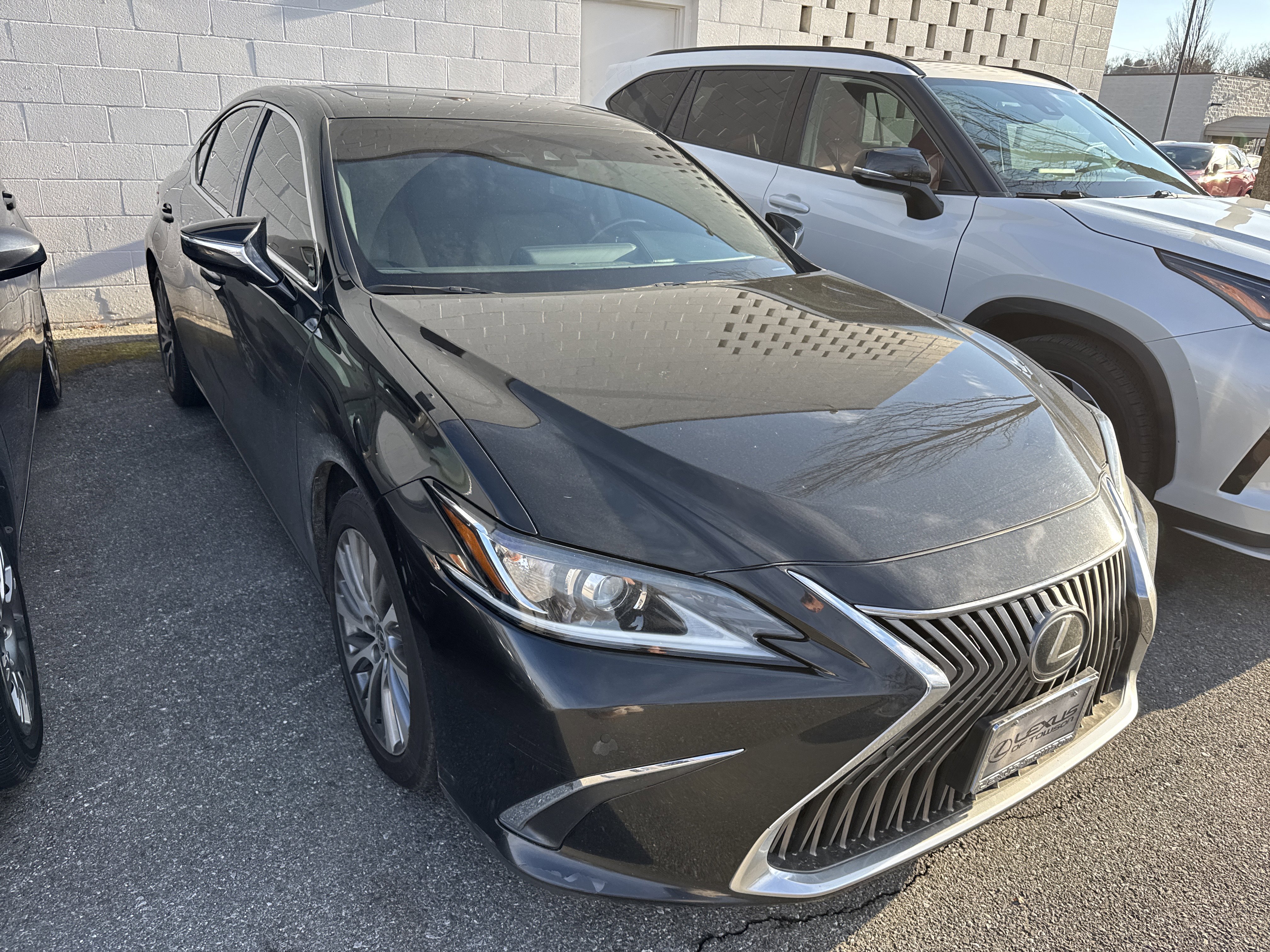 Used 2024 Lexus ES 350 w/ Premium Package image 2