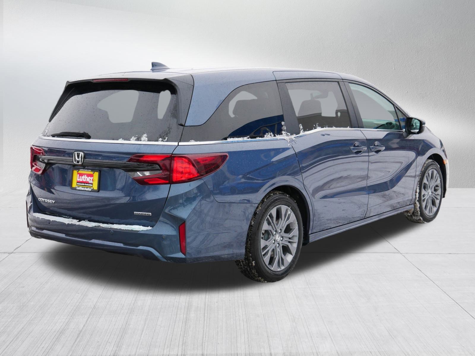 Certified 2026 Honda Odyssey Touring image 7